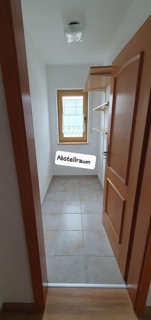 Prenájom bytu 4-izbový 145 m², Hirschaid, Bavorsko Prenájom bytu 4-izbový 145 m², Hirschaid, Bavorsko