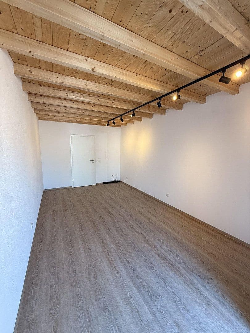 Prenájom nebytového priestoru 141 m², Asbach-Bäumenheim, Bavorsko Prenájom nebytového priestoru 141 m², Asbach-Bäumenheim, Bavorsko