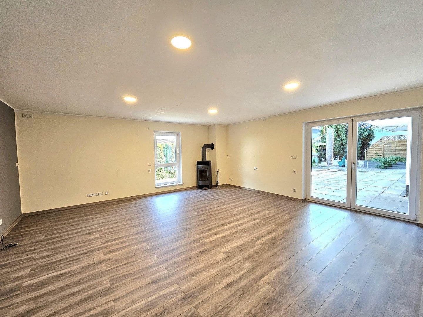 Prenájom bytu 4-izbový 155 m², Feldstraße 3, Bad Soden-Salmünster, Hesensko Prenájom bytu 4-izbový 155 m², Feldstraße 3, Bad Soden-Salmünster, Hesensko