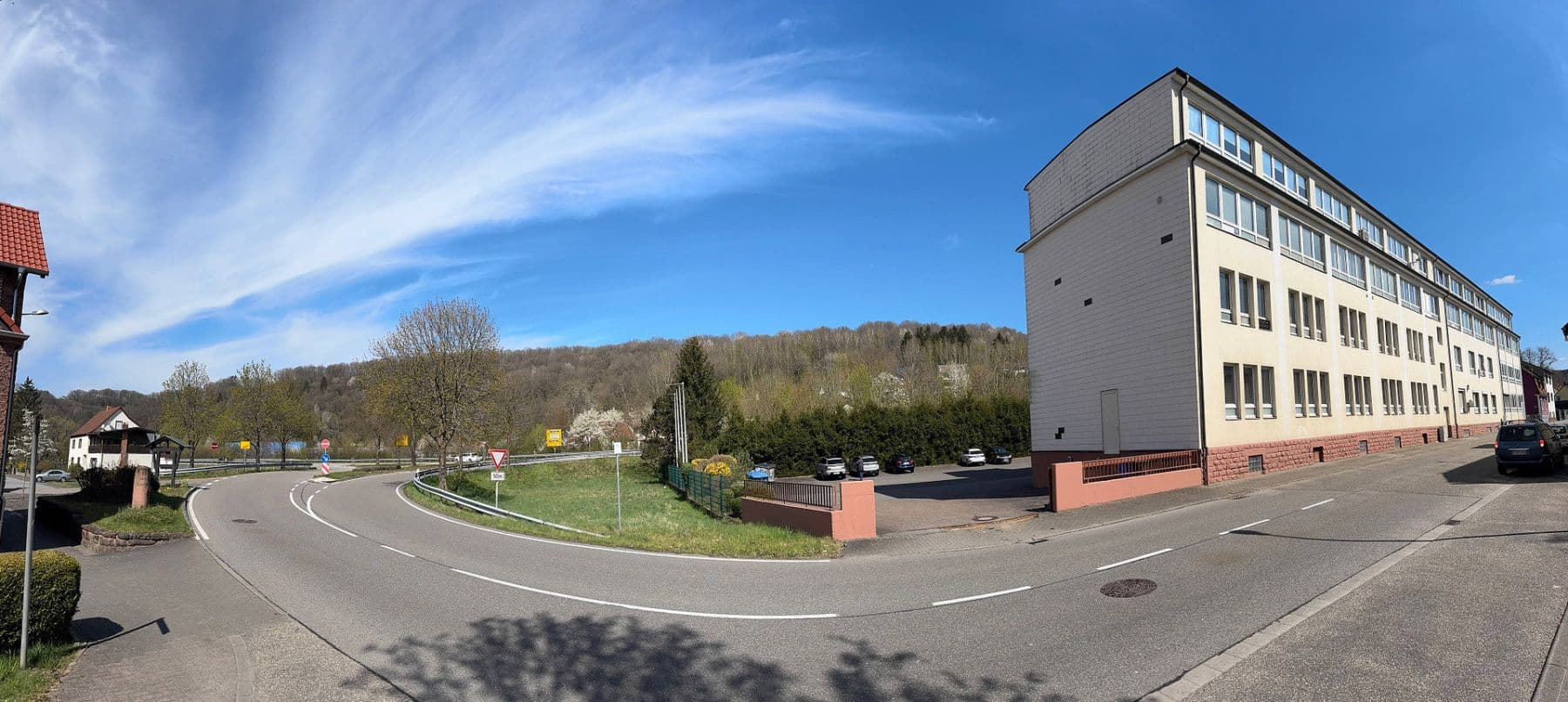 Prenájom nebytového priestoru 1.348 m², Hauptstraße 186, Waldfischbach-Burgalben, Porýnie-Falcko Prenájom nebytového priestoru 1.348 m², Hauptstraße 186, Waldfischbach-Burgalben, Porýnie-Falcko