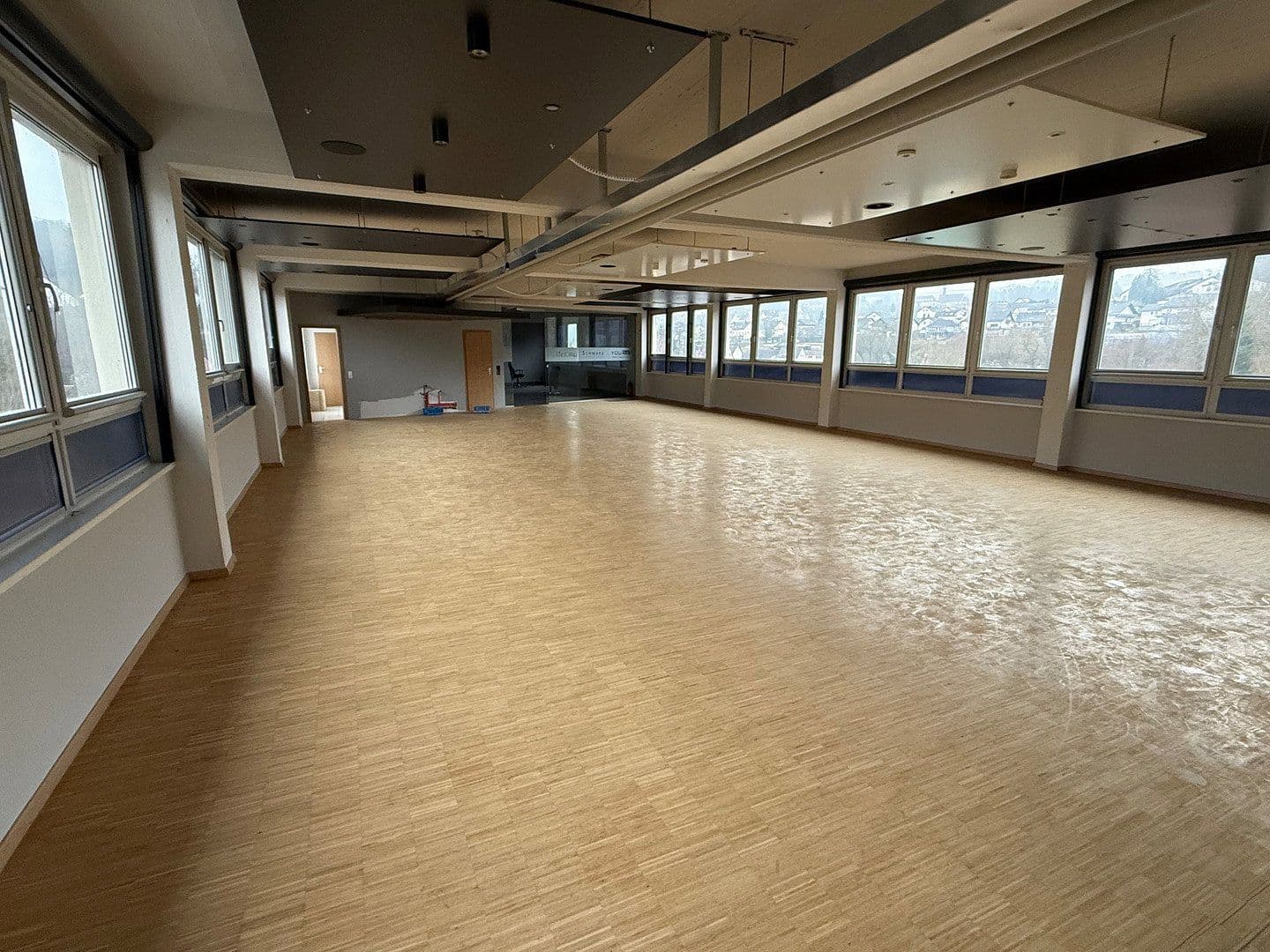 Prenájom nebytového priestoru 1.348 m², Hauptstraße 186, Waldfischbach-Burgalben, Porýnie-Falcko Prenájom nebytového priestoru 1.348 m², Hauptstraße 186, Waldfischbach-Burgalben, Porýnie-Falcko