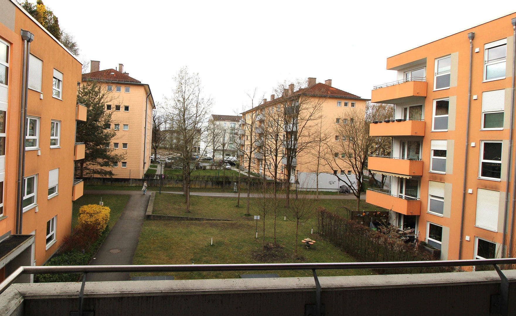 Prenájom bytu 3-izbový 71 m², Wallbergstraße 14, München, Bavorsko Prenájom bytu 3-izbový 71 m², Wallbergstraße 14, München, Bavorsko