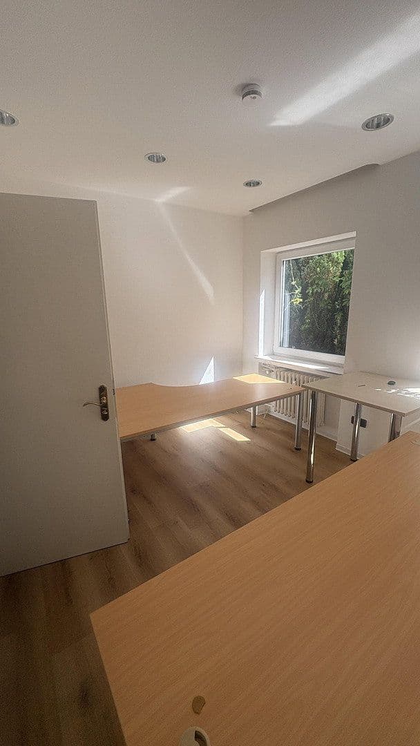Prenájom kancelárie 105 m², Melle, Dolné Sasko Prenájom kancelárie 105 m², Melle, Dolné Sasko