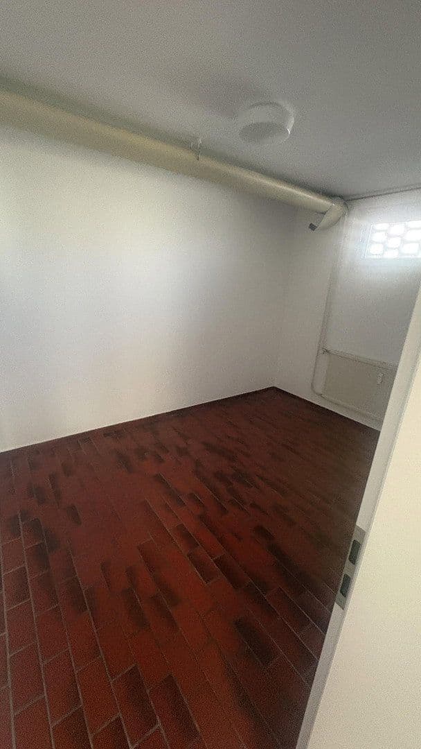 Prenájom kancelárie 105 m², Melle, Dolné Sasko Prenájom kancelárie 105 m², Melle, Dolné Sasko