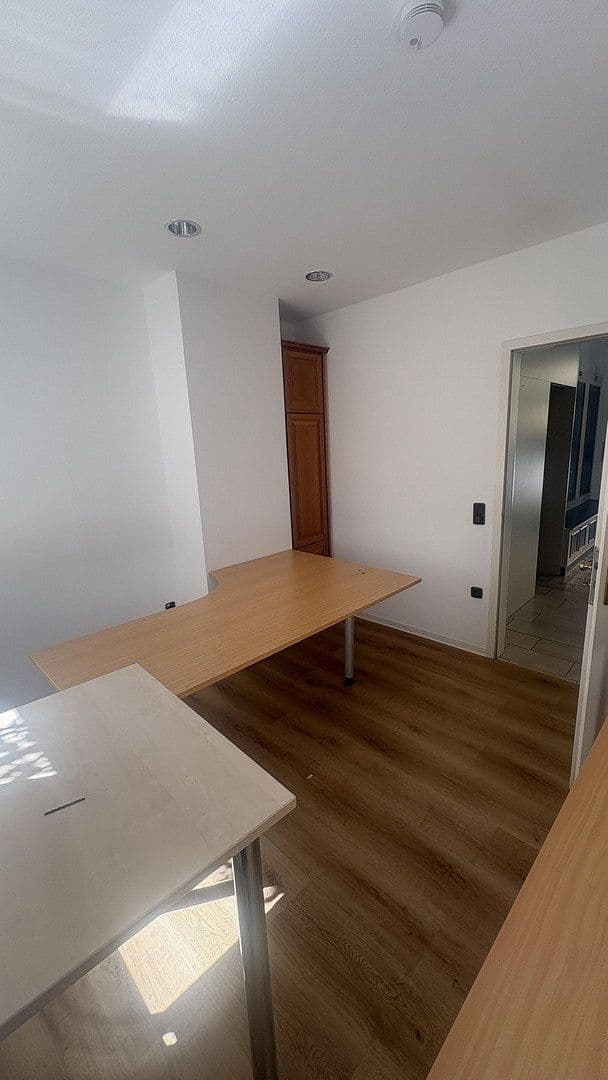 Prenájom kancelárie 105 m², Melle, Dolné Sasko Prenájom kancelárie 105 m², Melle, Dolné Sasko