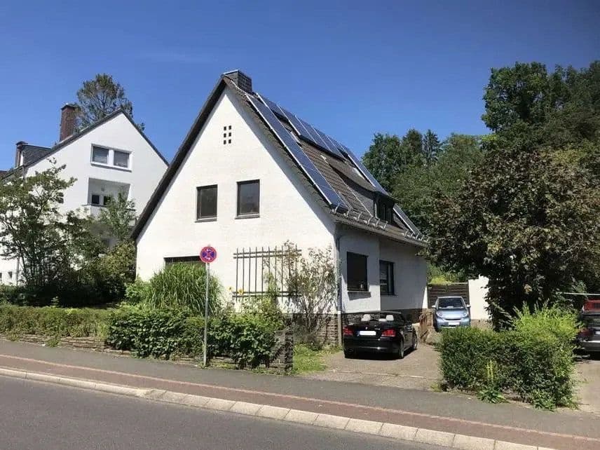Prenájom bytu 5-izbový 102 m², Bergisch Gladbach, Severné Porýnie - Westfálsko Prenájom bytu 5-izbový 102 m², Bergisch Gladbach, Severné Porýnie - Westfálsko