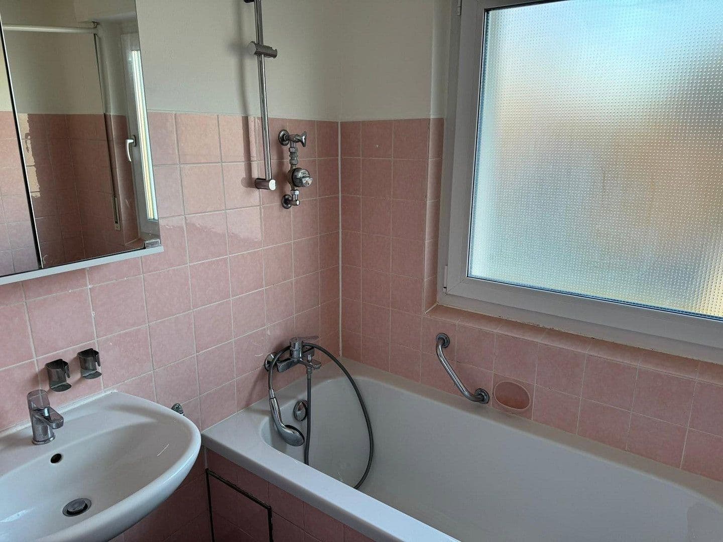 Prenájom bytu 2-izbový 62 m², Stuttgart, Bádensko-Wurttembersko Prenájom bytu 2-izbový 62 m², Stuttgart, Bádensko-Wurttembersko