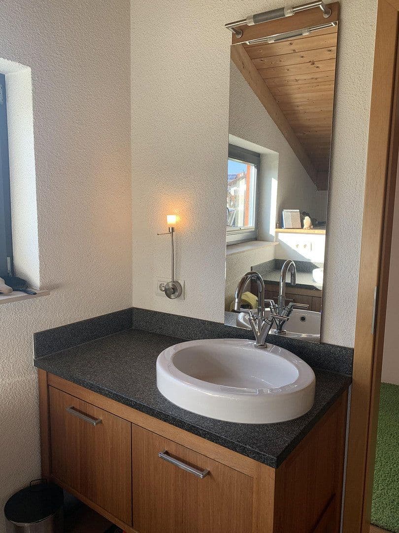 Predaj domu 225 m², pozemek 591 m², Tiefenbronn, Bádensko-Wurttembersko Predaj domu 225 m², pozemek 591 m², Tiefenbronn, Bádensko-Wurttembersko