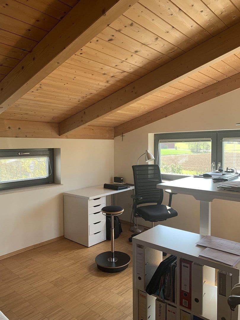 Predaj domu 225 m², pozemek 591 m², Tiefenbronn, Bádensko-Wurttembersko Predaj domu 225 m², pozemek 591 m², Tiefenbronn, Bádensko-Wurttembersko