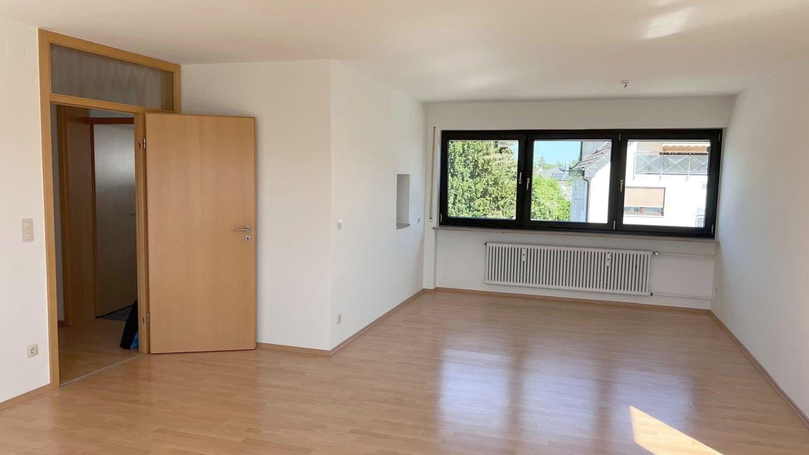 Prenájom bytu 4-izbový 104 m², Fürth, Bavorsko Prenájom bytu 4-izbový 104 m², Fürth, Bavorsko
