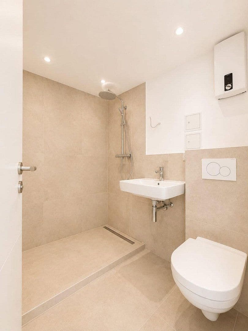 Predaj domu 280 m², pozemek 261 m², Baumstraße 1, Düsseldorf, Severné Porýnie - Westfálsko Predaj domu 280 m², pozemek 261 m², Baumstraße 1, Düsseldorf, Severné Porýnie - Westfálsko