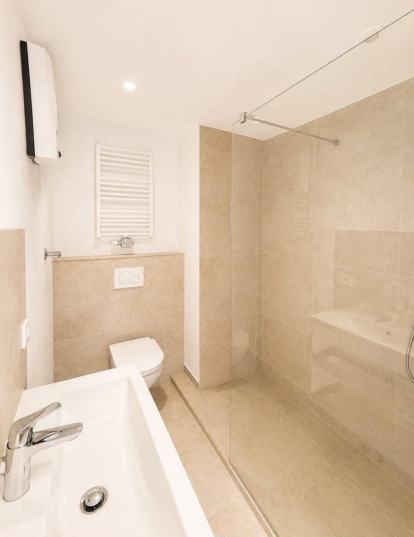 Predaj domu 280 m², pozemek 261 m², Baumstraße 1, Düsseldorf, Severné Porýnie - Westfálsko Predaj domu 280 m², pozemek 261 m², Baumstraße 1, Düsseldorf, Severné Porýnie - Westfálsko