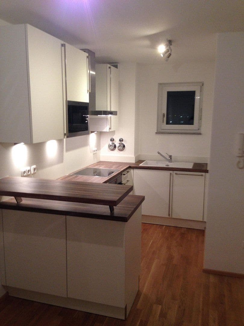 Prenájom bytu 3-izbový 65 m², Wolgemutstr. 17, Nürnberg, Bavorsko Prenájom bytu 3-izbový 65 m², Wolgemutstr. 17, Nürnberg, Bavorsko