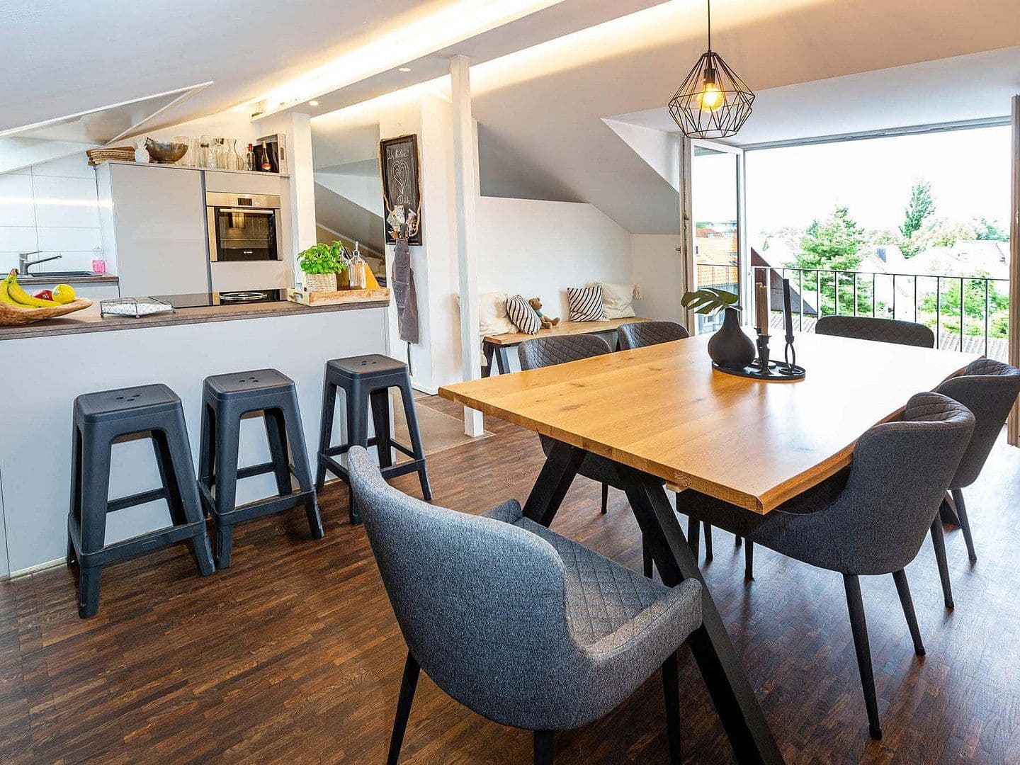 Prenájom bytu 4-izbový 137 m², Mooserstrasse 16, Radolfzell am Bodensee, Bádensko-Wurttembersko Prenájom bytu 4-izbový 137 m², Mooserstrasse 16, Radolfzell am Bodensee, Bádensko-Wurttembersko