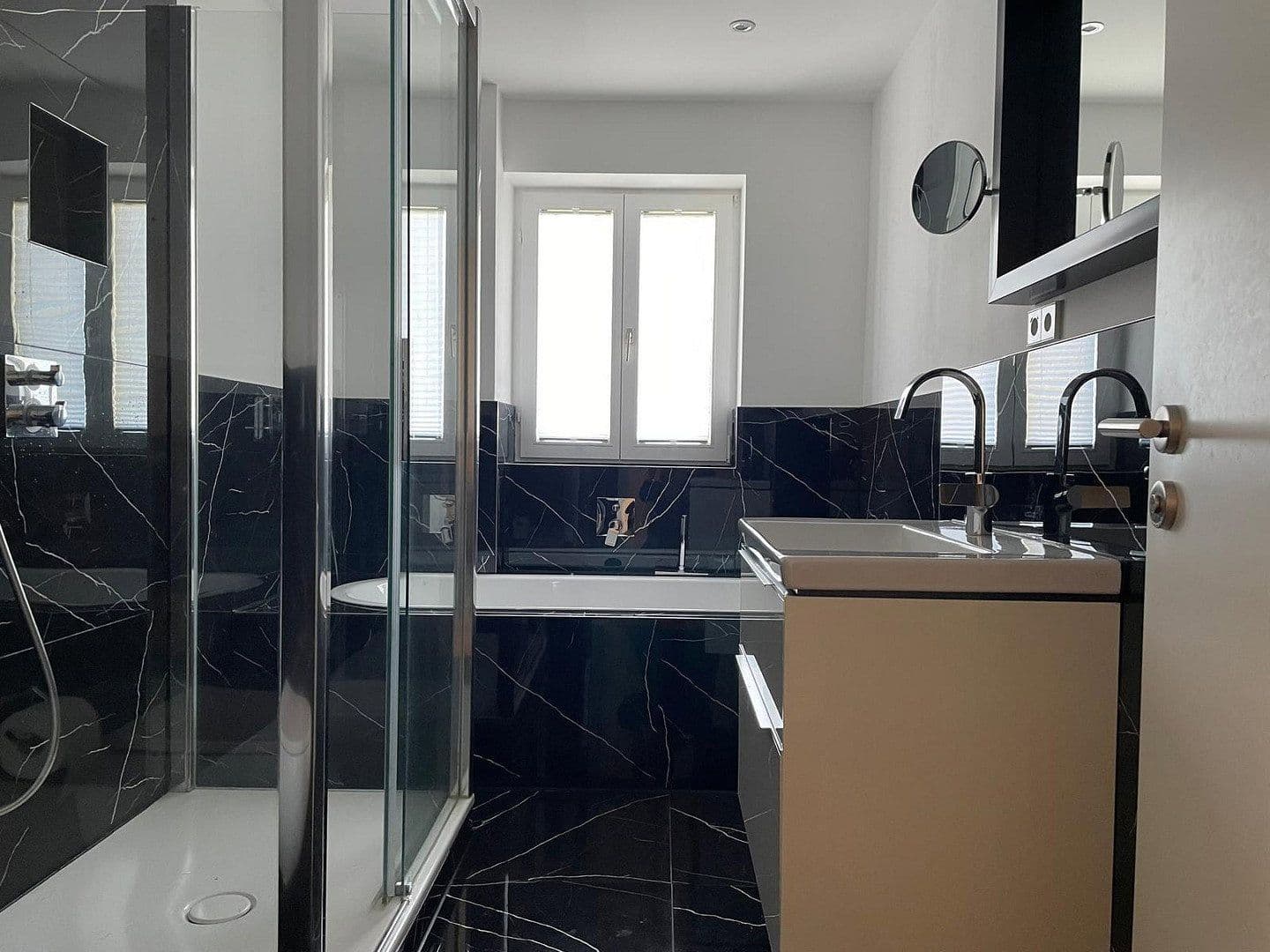 Predaj bytu 3-izbový 94 m², Werderstr.26, Baden-Baden, Bádensko-Wurttembersko Predaj bytu 3-izbový 94 m², Werderstr.26, Baden-Baden, Bádensko-Wurttembersko