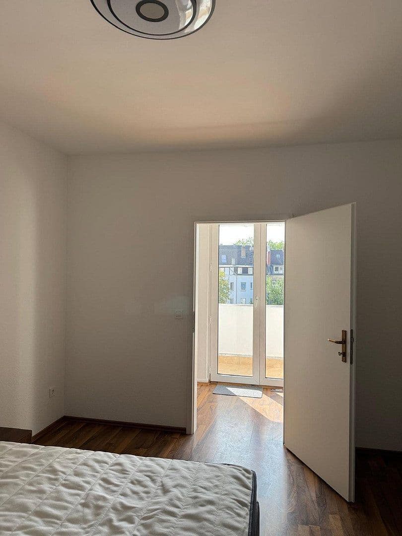 Prenájom bytu 18 m², Düsseldorf, Severné Porýnie - Westfálsko Prenájom bytu 18 m², Düsseldorf, Severné Porýnie - Westfálsko