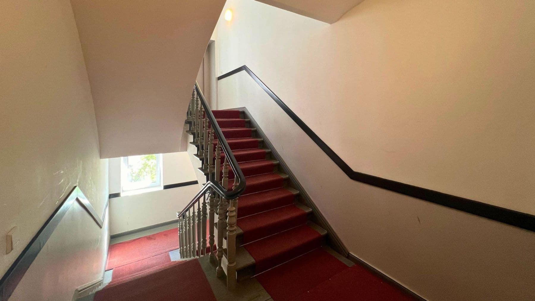 Prenájom bytu 1-izbový 46 m², Grünberger Straße 47, Berlin, Berlín Prenájom bytu 1-izbový 46 m², Grünberger Straße 47, Berlin, Berlín