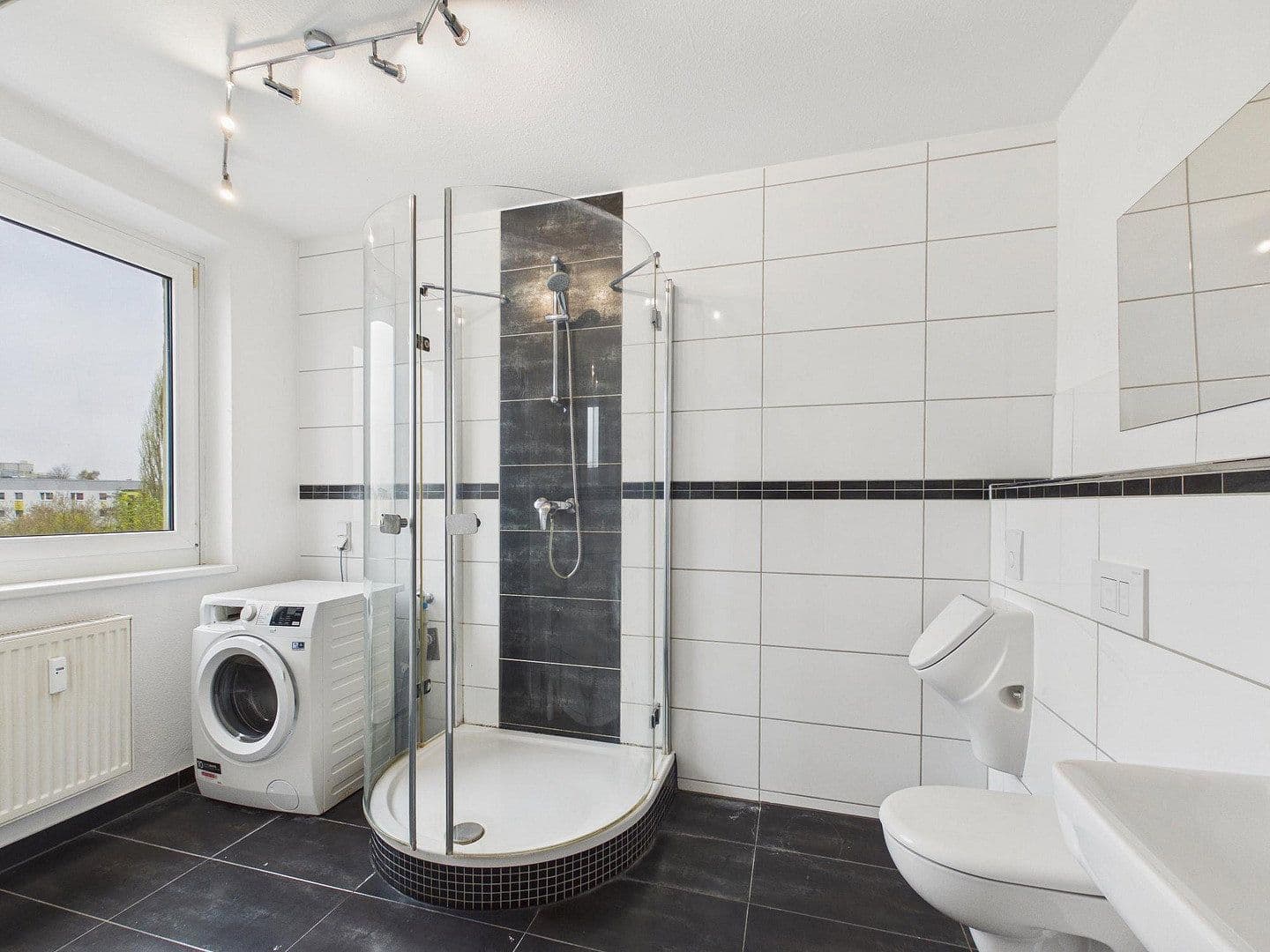 Predaj bytu 6-izbový 96 m², Lion-Feuchtwanger-Straße 52, Berlin, Berlín Predaj bytu 6-izbový 96 m², Lion-Feuchtwanger-Straße 52, Berlin, Berlín