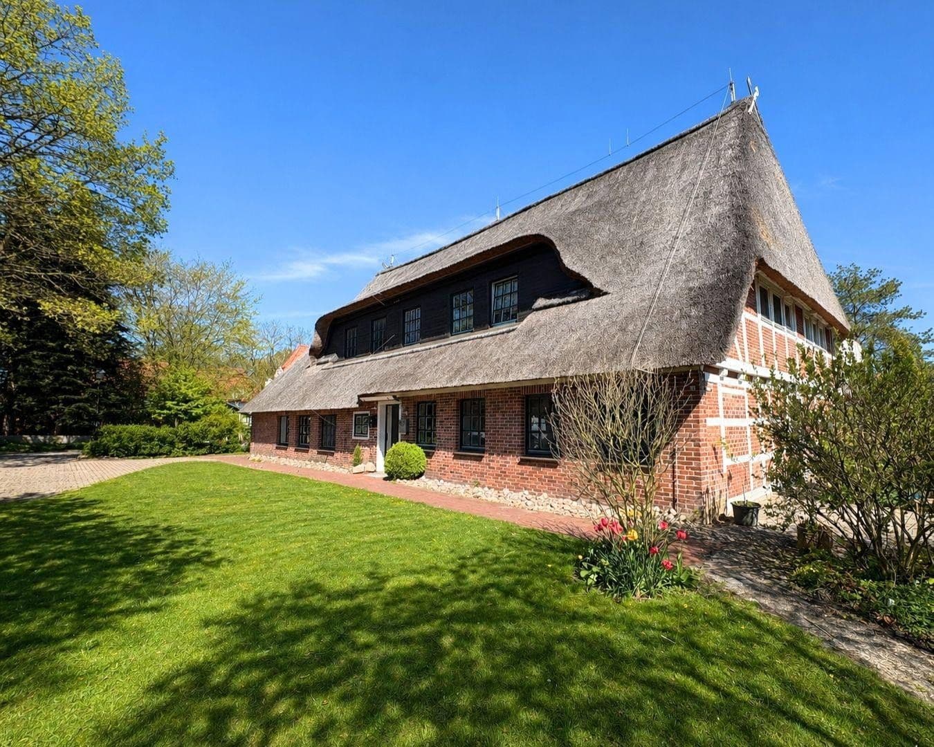 Predaj domu 520 m², pozemek 1.621 m², Bliedersdorf, Dolné Sasko Predaj domu 520 m², pozemek 1.621 m², Bliedersdorf, Dolné Sasko