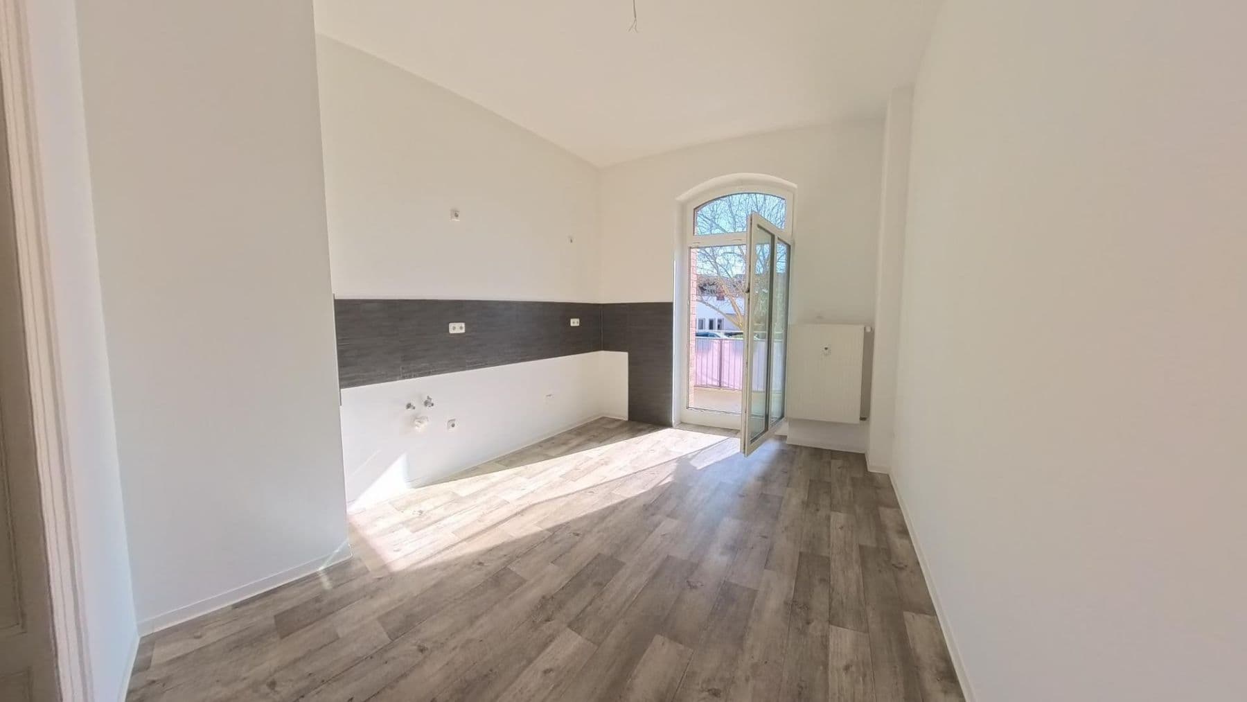 Prenájom bytu 7-izbový 160 m², Johannisstrasse 22, Mühlhausen/Thüringen, Durínsko Prenájom bytu 7-izbový 160 m², Johannisstrasse 22, Mühlhausen/Thüringen, Durínsko