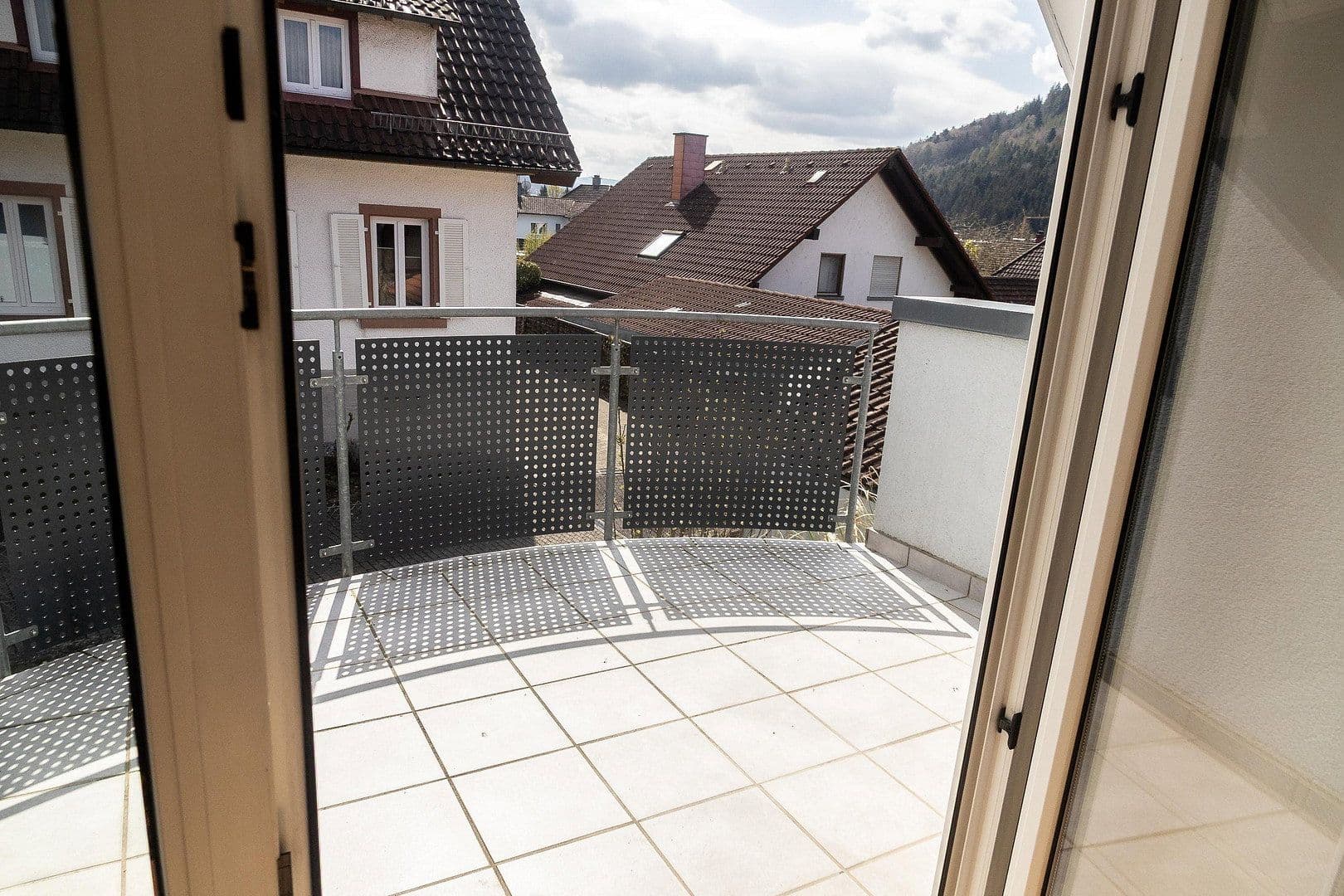 Predaj domu 160 m², pozemek 500 m², Lindengrabenstrasse 28, Reichenbach am Heuberg, Bádensko-Wurttembersko Predaj domu 160 m², pozemek 500 m², Lindengrabenstrasse 28, Reichenbach am Heuberg, Bádensko-Wurttembersko