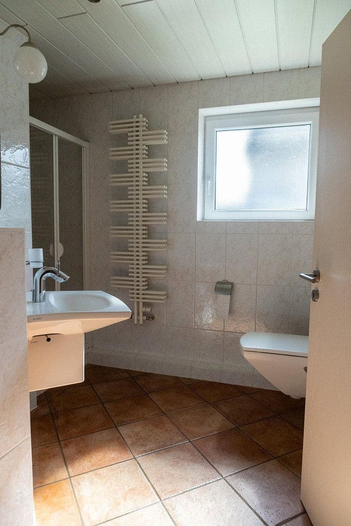 Predaj domu 160 m², pozemek 500 m², Lindengrabenstrasse 28, Reichenbach am Heuberg, Bádensko-Wurttembersko Predaj domu 160 m², pozemek 500 m², Lindengrabenstrasse 28, Reichenbach am Heuberg, Bádensko-Wurttembersko