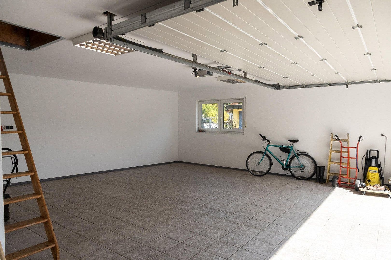 Predaj domu 160 m², pozemek 500 m², Lindengrabenstrasse 28, Reichenbach am Heuberg, Bádensko-Wurttembersko Predaj domu 160 m², pozemek 500 m², Lindengrabenstrasse 28, Reichenbach am Heuberg, Bádensko-Wurttembersko