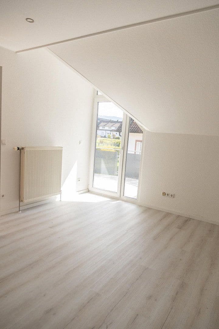 Predaj domu 160 m², pozemek 500 m², Lindengrabenstrasse 28, Reichenbach am Heuberg, Bádensko-Wurttembersko Predaj domu 160 m², pozemek 500 m², Lindengrabenstrasse 28, Reichenbach am Heuberg, Bádensko-Wurttembersko