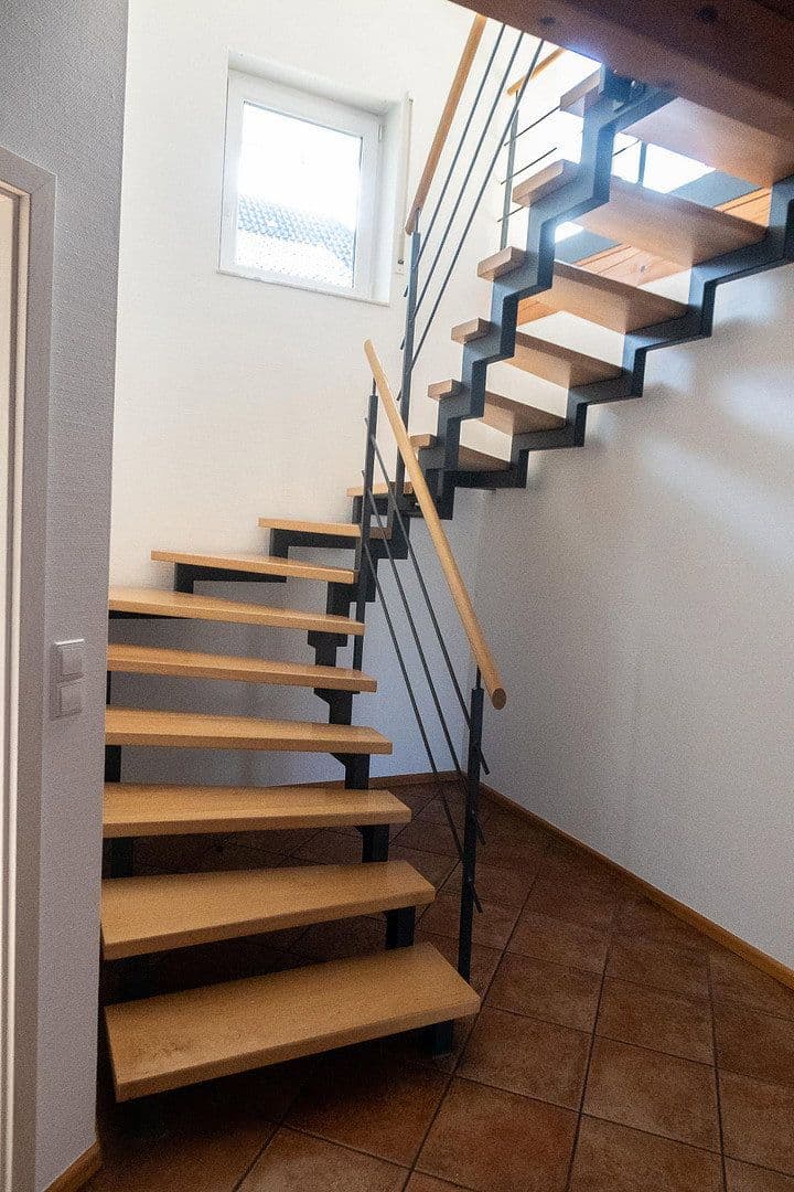 Predaj domu 160 m², pozemek 500 m², Lindengrabenstrasse 28, Reichenbach am Heuberg, Bádensko-Wurttembersko Predaj domu 160 m², pozemek 500 m², Lindengrabenstrasse 28, Reichenbach am Heuberg, Bádensko-Wurttembersko