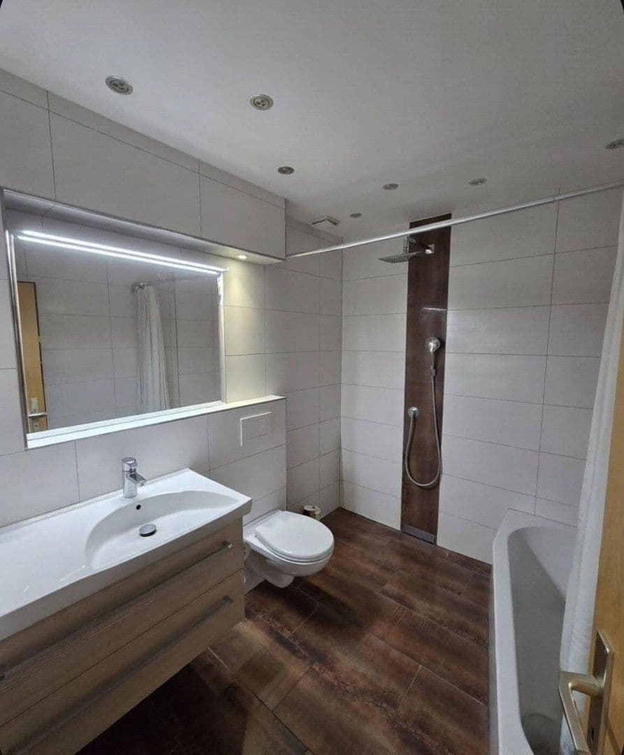 Predaj domu 285 m², pozemek 915 m², Büdingen, Hesensko Predaj domu 285 m², pozemek 915 m², Büdingen, Hesensko