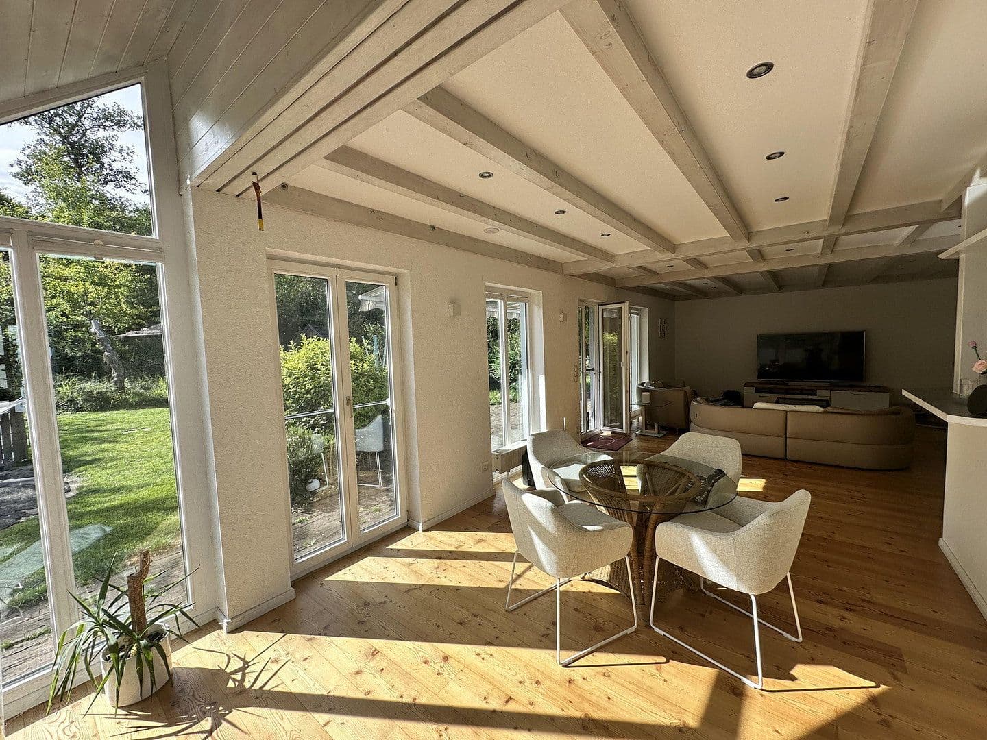 Predaj domu 230 m², pozemek 1.355 m², Hilgertshausen-Tandern, Bavorsko Predaj domu 230 m², pozemek 1.355 m², Hilgertshausen-Tandern, Bavorsko