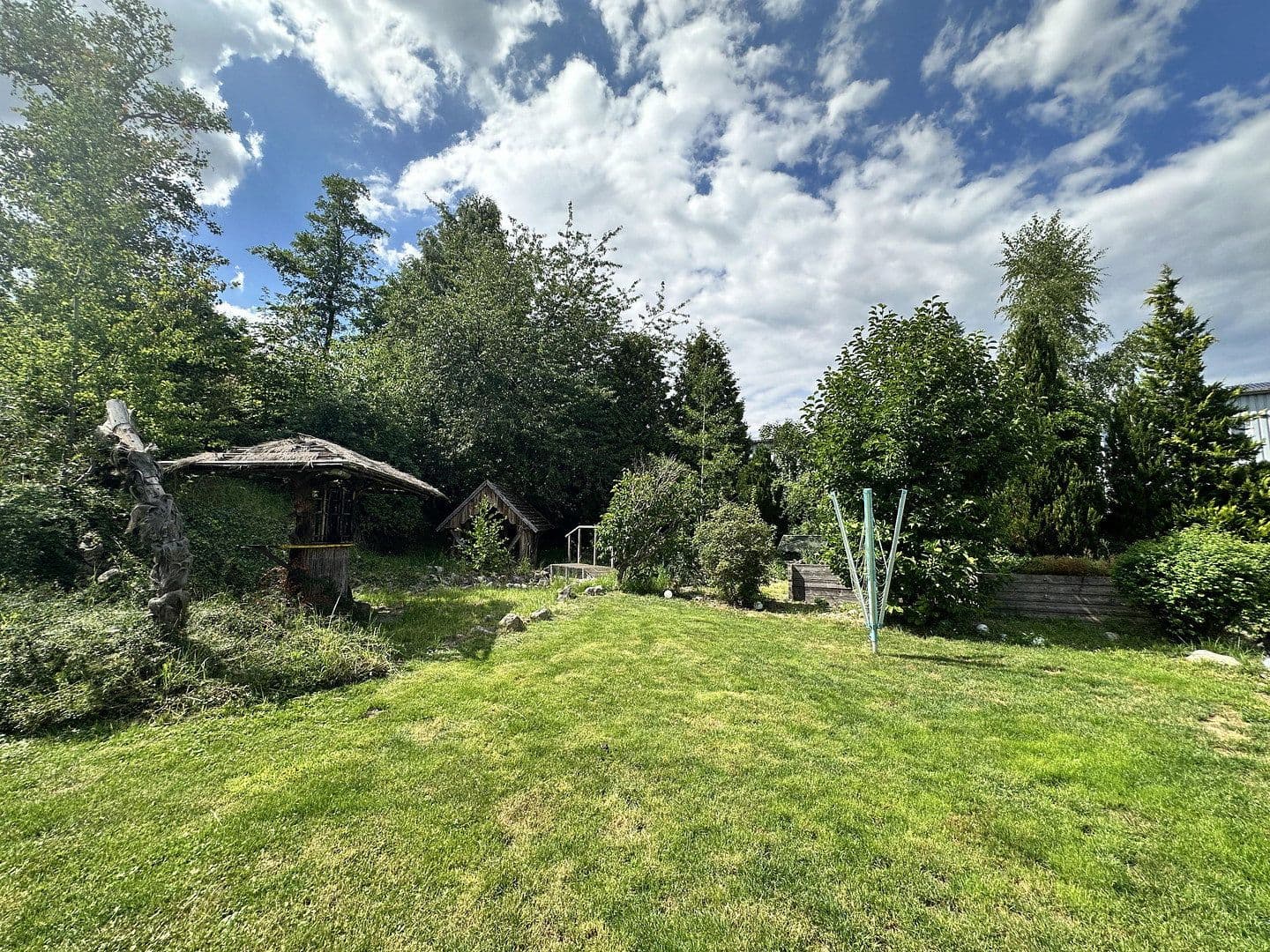Predaj domu 230 m², pozemek 1.355 m², Hilgertshausen-Tandern, Bavorsko Predaj domu 230 m², pozemek 1.355 m², Hilgertshausen-Tandern, Bavorsko