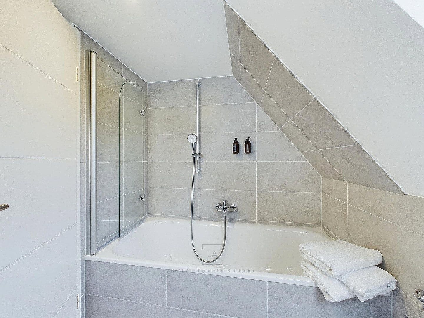 Prenájom bytu 1-izbový 35 m², Jägerstraße 30, Leverkusen, Severné Porýnie - Westfálsko Prenájom bytu 1-izbový 35 m², Jägerstraße 30, Leverkusen, Severné Porýnie - Westfálsko