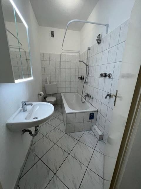 Prenájom bytu 3-izbový 60 m², Dörrhorststraße 19, Ludwigshafen, Porýnie-Falcko Prenájom bytu 3-izbový 60 m², Dörrhorststraße 19, Ludwigshafen, Porýnie-Falcko