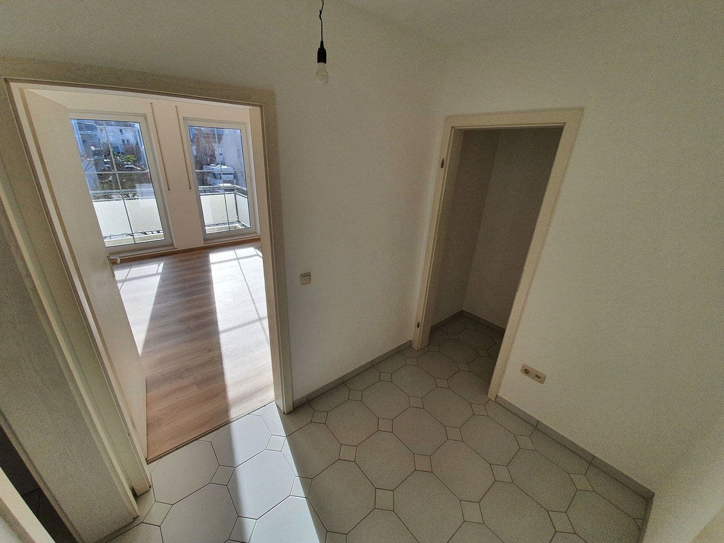 Prenájom bytu 1-izbový 37 m², Gunzenleestraße 65, Kissing, Bavorsko Prenájom bytu 1-izbový 37 m², Gunzenleestraße 65, Kissing, Bavorsko
