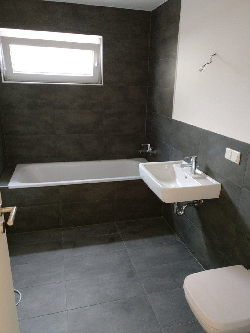 Prenájom bytu 3-izbový 89 m², Strubbergstraße 48, Frankfurt (Main) - Rödelheim, Hesensko Prenájom bytu 3-izbový 89 m², Strubbergstraße 48, Frankfurt (Main) - Rödelheim, Hesensko