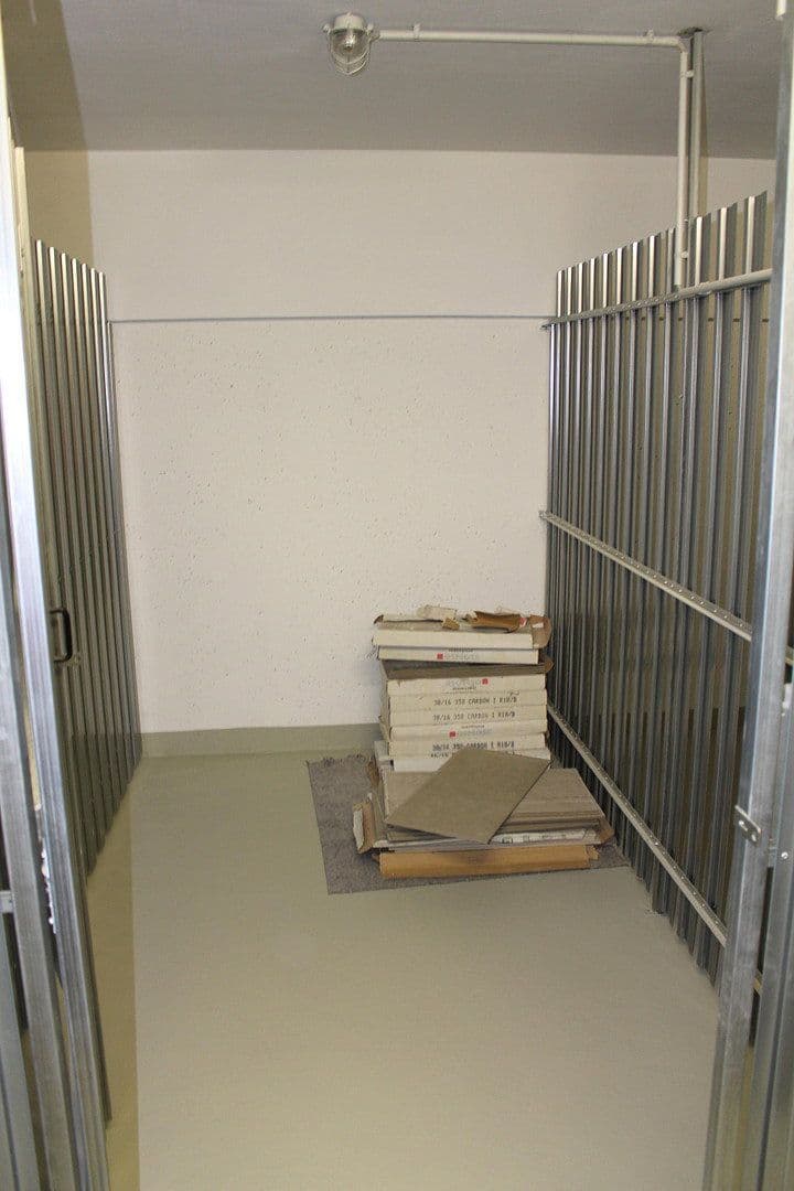 Prenájom bytu 3-izbový 89 m², Strubbergstraße 48, Frankfurt (Main) - Rödelheim, Hesensko Prenájom bytu 3-izbový 89 m², Strubbergstraße 48, Frankfurt (Main) - Rödelheim, Hesensko