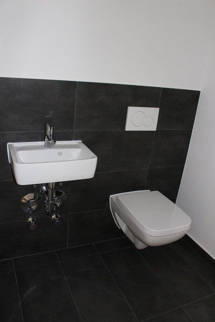 Prenájom bytu 3-izbový 89 m², Strubbergstraße 48, Frankfurt (Main) - Rödelheim, Hesensko Prenájom bytu 3-izbový 89 m², Strubbergstraße 48, Frankfurt (Main) - Rödelheim, Hesensko