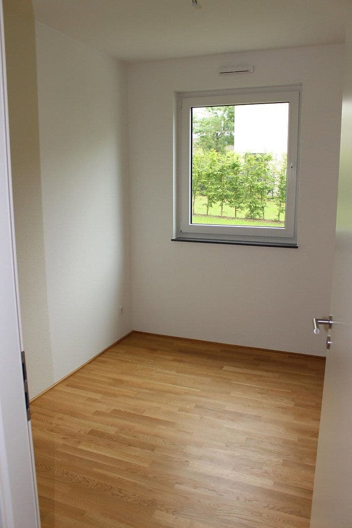 Prenájom bytu 3-izbový 89 m², Strubbergstraße 48, Frankfurt (Main) - Rödelheim, Hesensko Prenájom bytu 3-izbový 89 m², Strubbergstraße 48, Frankfurt (Main) - Rödelheim, Hesensko