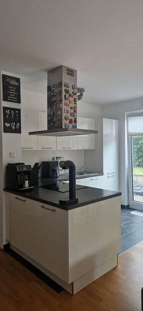 Prenájom bytu 3-izbový 89 m², Strubbergstraße 48, Frankfurt (Main) - Rödelheim, Hesensko Prenájom bytu 3-izbový 89 m², Strubbergstraße 48, Frankfurt (Main) - Rödelheim, Hesensko