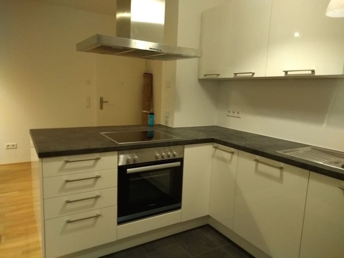 Prenájom bytu 3-izbový 89 m², Strubbergstraße 48, Frankfurt (Main) - Rödelheim, Hesensko Prenájom bytu 3-izbový 89 m², Strubbergstraße 48, Frankfurt (Main) - Rödelheim, Hesensko