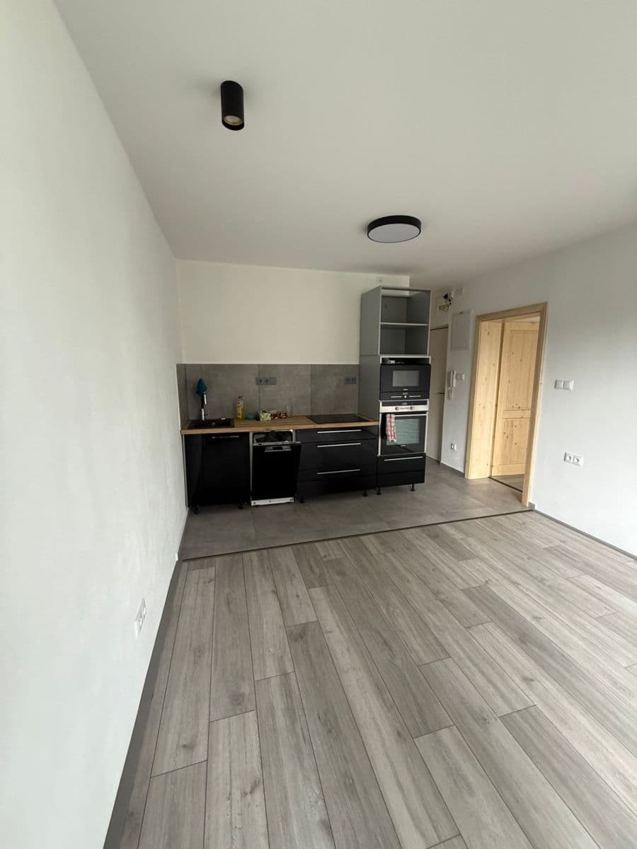 Prenájom bytu 3-izbový 51 m², Luční, Nové Město na Moravě, Kraj Vysočina Prenájom bytu 3-izbový 51 m², Luční, Nové Město na Moravě, Kraj Vysočina