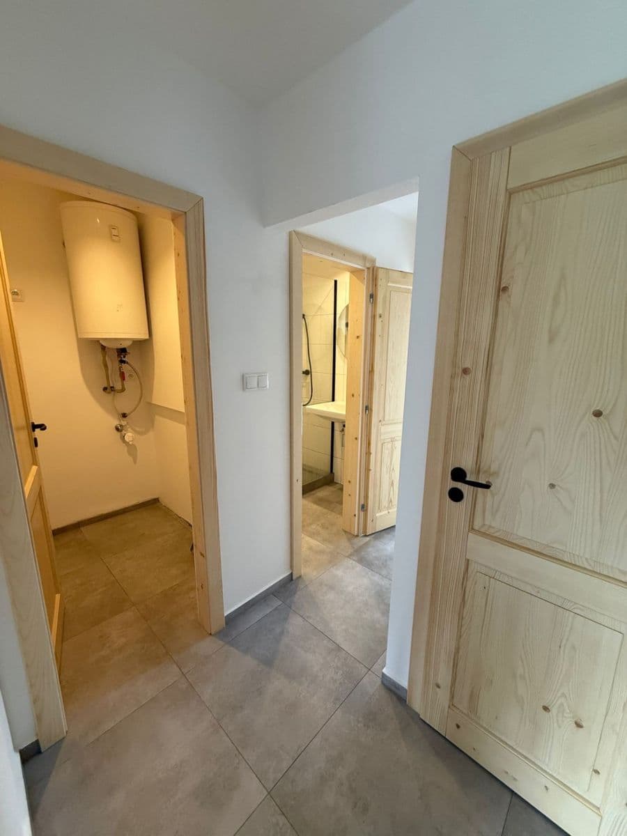 Prenájom bytu 3-izbový 51 m², Luční, Nové Město na Moravě, Kraj Vysočina Prenájom bytu 3-izbový 51 m², Luční, Nové Město na Moravě, Kraj Vysočina