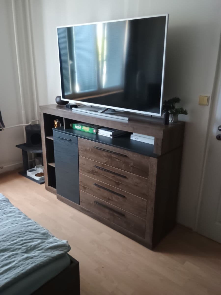 Prenájom bytu 1-izbový 36 m², Kosmonautů, Louny, Ústecký kraj Prenájom bytu 1-izbový 36 m², Kosmonautů, Louny, Ústecký kraj
