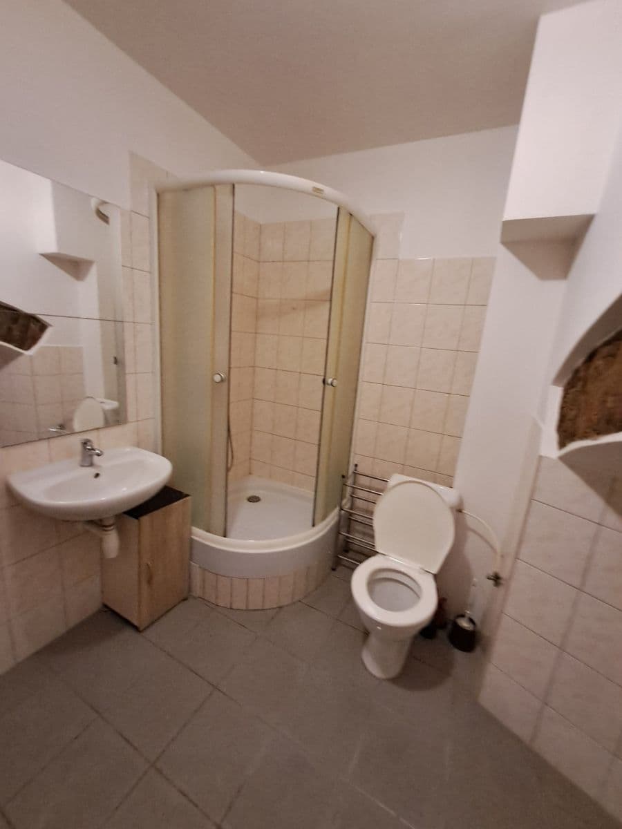 Prenájom bytu 1-izbový 40 m², Jihlavská, Okříšky, Kraj Vysočina Prenájom bytu 1-izbový 40 m², Jihlavská, Okříšky, Kraj Vysočina