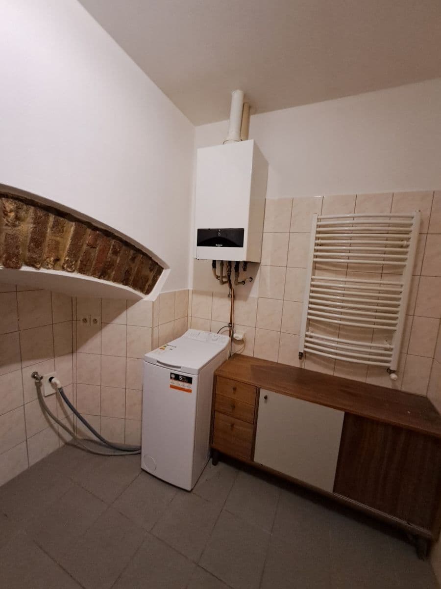 Prenájom bytu 1-izbový 40 m², Jihlavská, Okříšky, Kraj Vysočina Prenájom bytu 1-izbový 40 m², Jihlavská, Okříšky, Kraj Vysočina