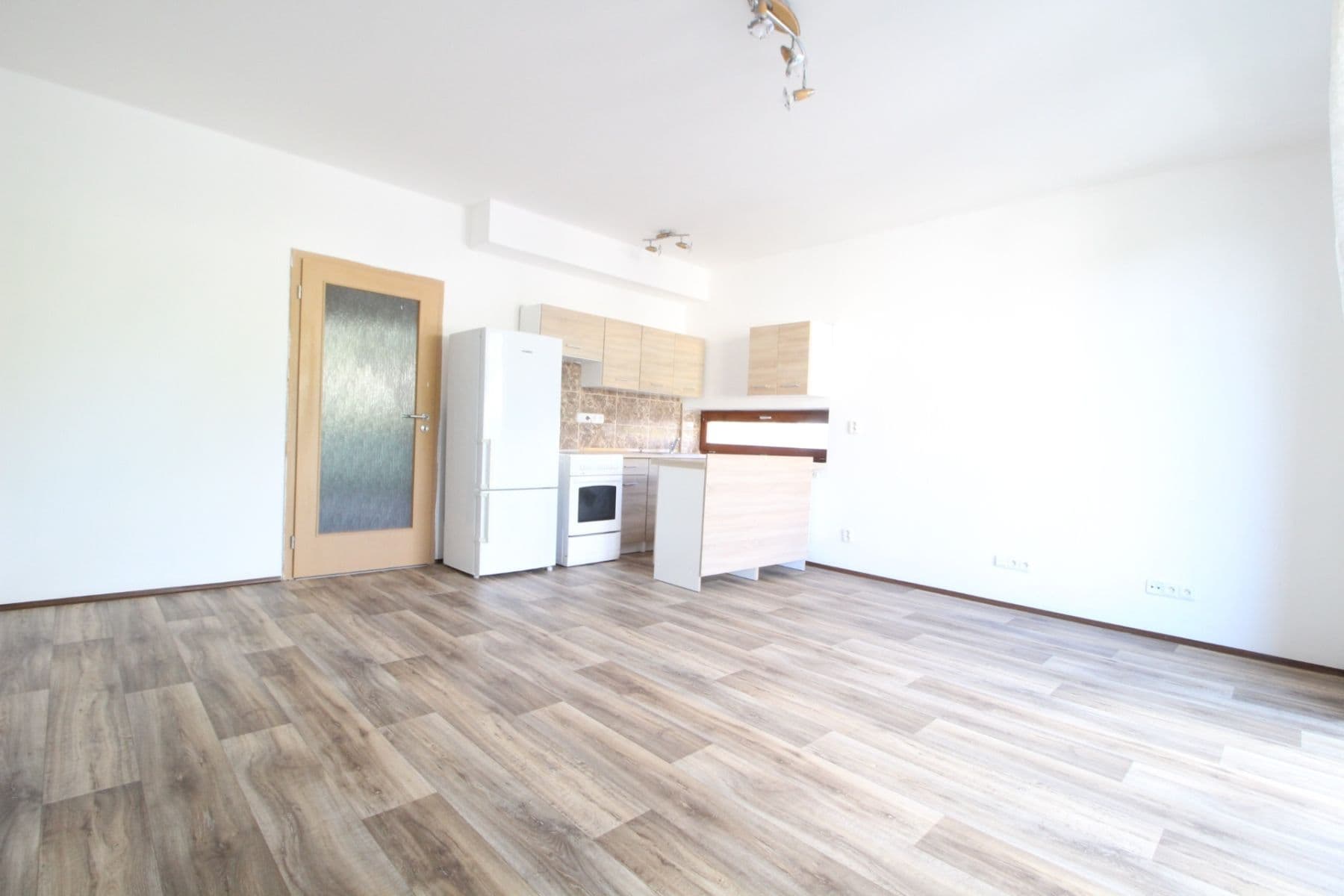 Prenájom bytu 1-izbový 42 m², Ohradní, Kamenice, Středočeský kraj Prenájom bytu 1-izbový 42 m², Ohradní, Kamenice, Středočeský kraj