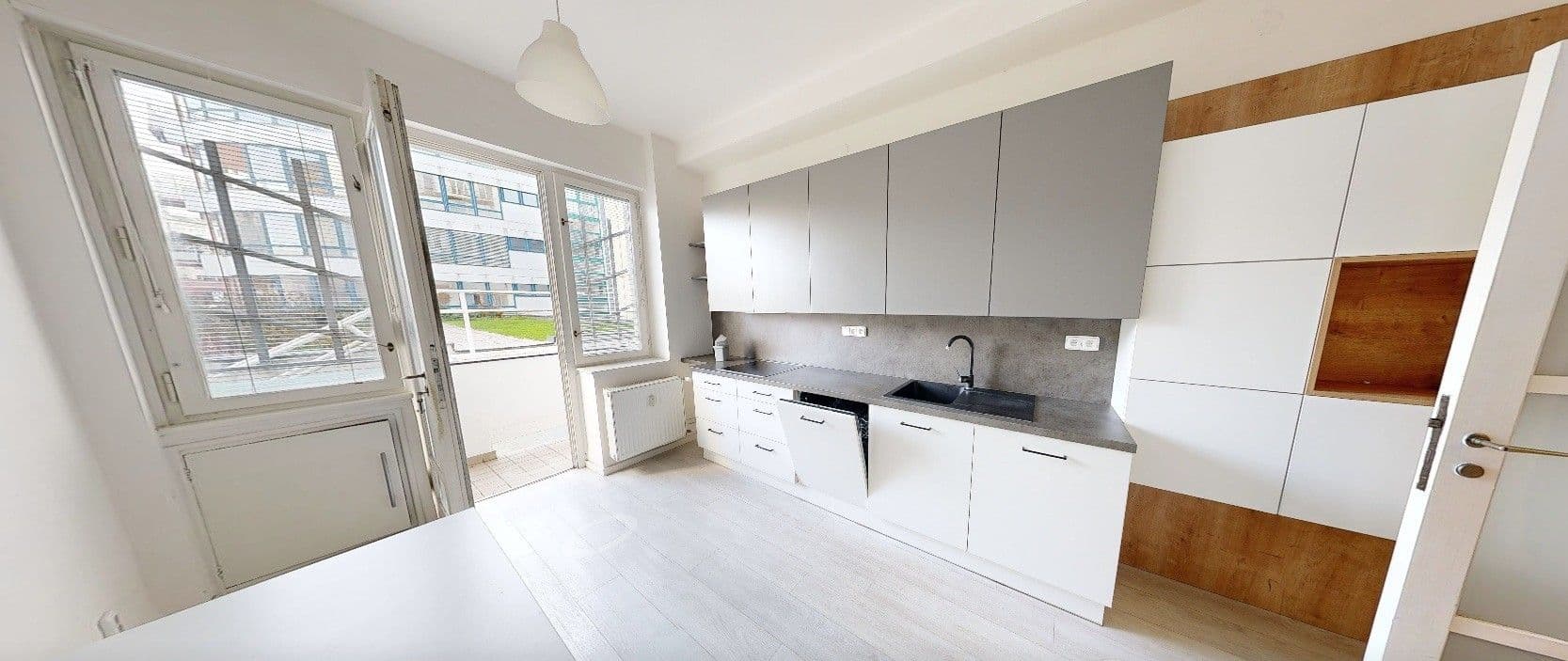 Prenájom bytu 3-izbový 135 m², Jungmannova, Praha, Praha Prenájom bytu 3-izbový 135 m², Jungmannova, Praha, Praha