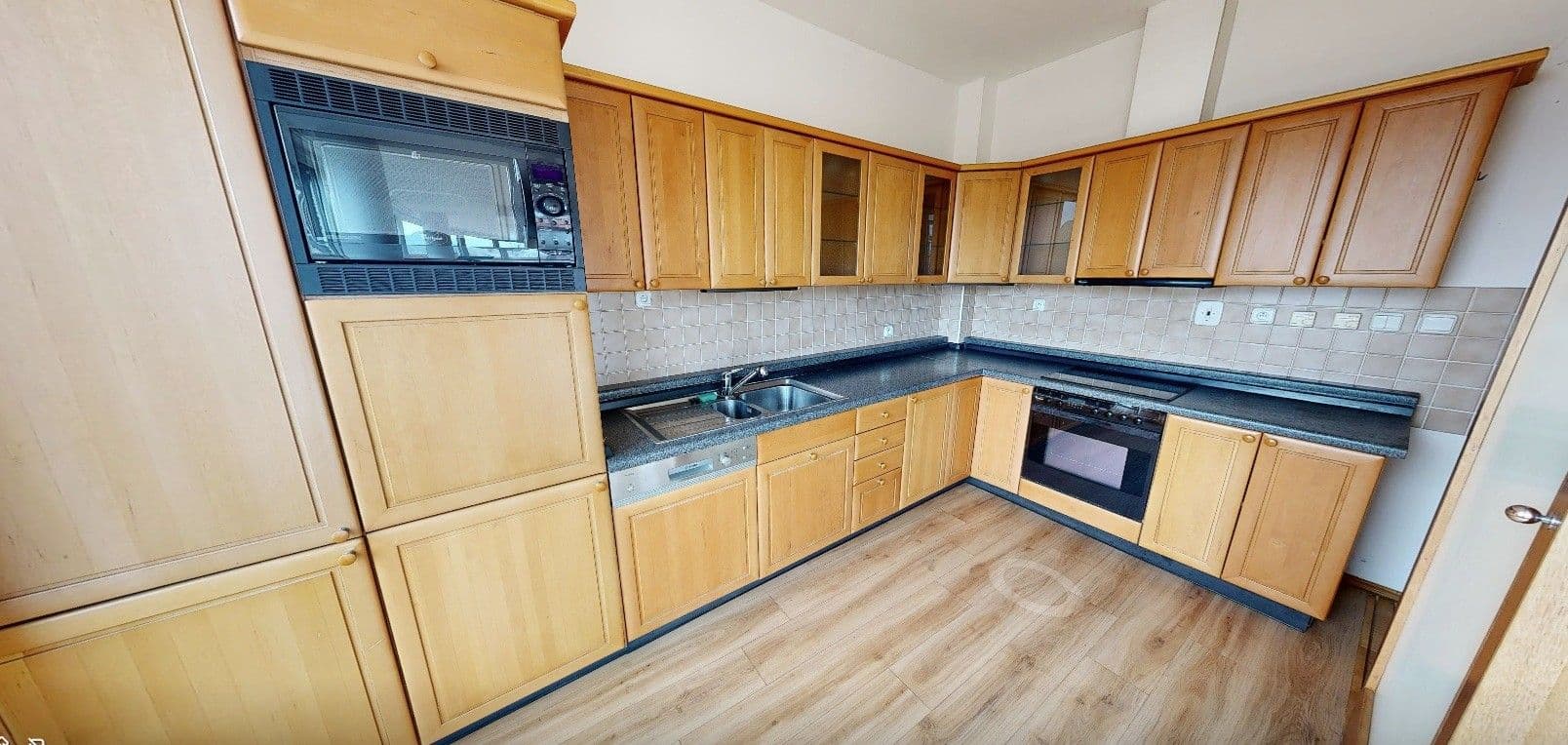 Prenájom bytu 3-izbový 130 m², Jungmannova, Praha, Praha Prenájom bytu 3-izbový 130 m², Jungmannova, Praha, Praha