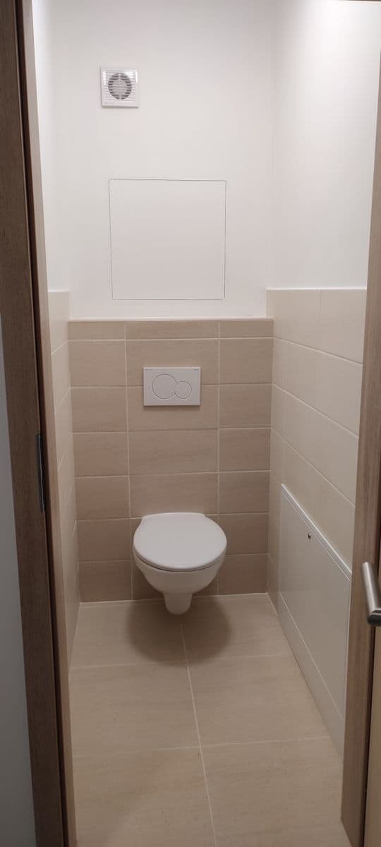Prenájom bytu 3-izbový 70 m², Polerady, Středočeský kraj Prenájom bytu 3-izbový 70 m², Polerady, Středočeský kraj